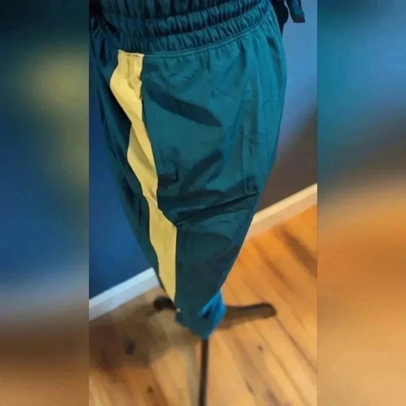 Tek Gear Zipper-Hem Women's Woven Track Pants (EUC) - Picture 5 of 13